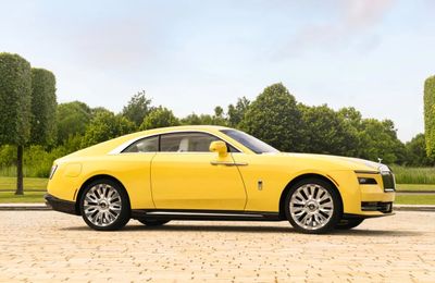 Rolls-Royce Spectre Semaphore sở hữu phối màu độc nhất thế giới