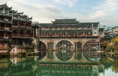 Phượng Hoàng Cổ Trấn nghìn năm tựa sơn hướng thủy