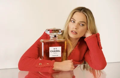 Margot Robbie chính thức trở thành gương mặt đại diện của Chanel N°5