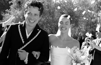 Lời hứa “Us, Forever” trong trang phục cưới của Charlie Puth và Brooke Sansone