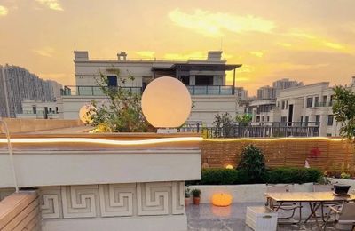 Mua penthouse thấm dột ở tầng 6 bị nói là ngốc, đôi vợ chồng âm thầm cải tạo: Sau 1 năm, hàng xóm, họ hàng hối hận!