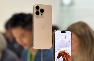 iPhone 16 Pro Max quá hot, màu titan sa mạc cháy hàng tại Việt Nam, có thể giao hàng trễ