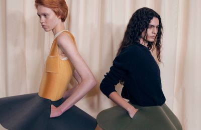 JW Anderson Spring 2025 - Jonathan Anderson, một “bậc thầy thao túng” thực thụ