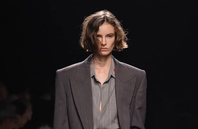 Bottega Veneta Xuân/Hè 2025: Loạt sao đổ bộ, ‘nàng thơ’ Thư Kỳ nổi bật với phong thái ‘xa xỉ thầm lặng’