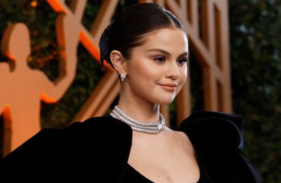 Học Selena Gomez cách ôm ấp tinh thần khỏe mạnh