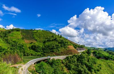 Những cung đường xuyên mây ở Tây Bắc khiến phượt thủ mê mẩn