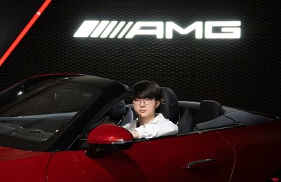 Faker được tặng Mercedes-AMG SL 63 4MATIC+