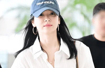 Học 8 sao Hàn cách biến sân bay thành sàn diễn thời trang