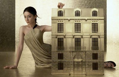 Địch Lệ Nhiệt Ba, nữ thần vàng ròng trong Dior Haute Couture
