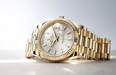 Rolex sắp vượt Apple Watch?