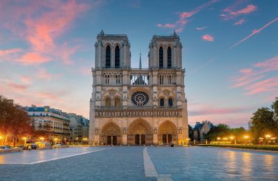 Một ngày đẹp trời ở Paris mộng mơ