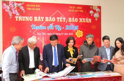 Hà Nam: Báo Xuân 'khoe sắc' tại Duy Tiên