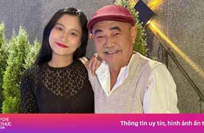 Cô gái bên NSND Việt Anh nói gì về chuyện tình cảm