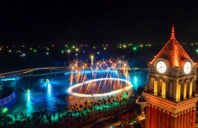 Mãn nhãn màn trình diễn pháo hoa kết hợp thể thao mạo hiểm có 1-0-2 tại Phú Quốc