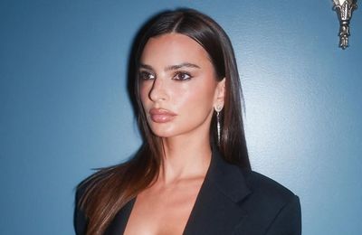 Emily Ratajkowski, Bella Hadid mê chung một dòng trang sức