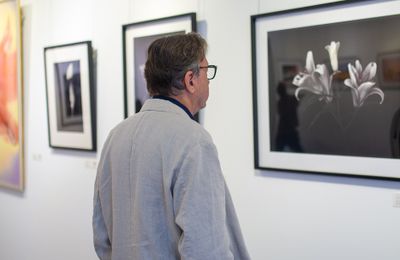 Triển lãm Blooming từ Noirfoto Gallery: Lời thì thầm về sự hồi sinh và sức mạnh nội tại