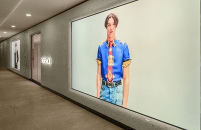 Cửa hàng Versace tại Rex Hotel trở lại với diện mạo xa hoa, đẳng cấp