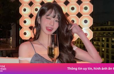 Thấy gì khi Jang Won Young lộ dây áo ngực?