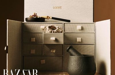 Hộp quà Trung Thu 2025 của LOEWE kể chuyện thỏ ngọc giã thuốc