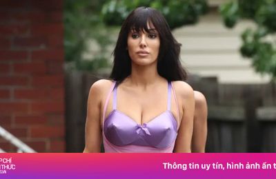 'Áo ngực viên đạn' của vợ Kanye West