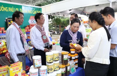 Đặc sản ba miền hội tụ tại Hội chợ OCOP Cần Thơ 2025