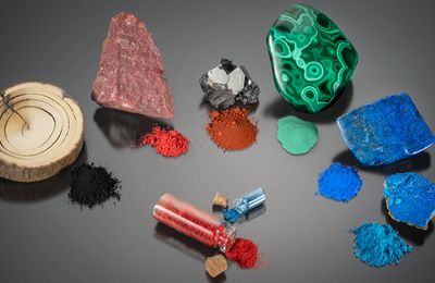 Sắc màu hội họa từ đá quý