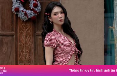 Ngọc Trinh mắc lỗi lộ quần trong váy