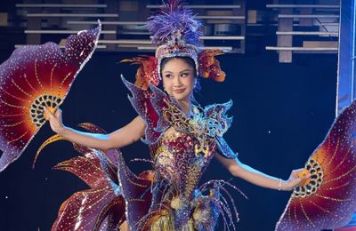 Hoa hậu Phương Linh ra mắt Carnival Costume cho Miss Cosmo 2025
