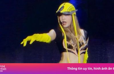 Trang phục bó sát gây phản cảm của Lisa