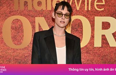Nội y dài tới gót chân gây chú ý của mỹ nhân 'Chạng Vạng'
