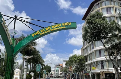 Phố đi bộ Ninh Kiều trở lại đầy sức sống
