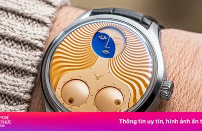 Đồng hồ cho xem giờ qua bầu ngực