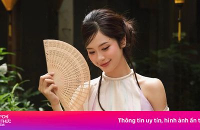 Hàn Hằng diện yếm đón Tết