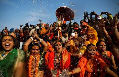Biển người tại Ấn Độ dự lễ hội Kumbh Mela diễn ra sau 144 năm