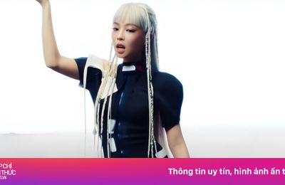 Jennie mặc quần siêu ngắn của local brand Việt