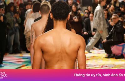 Màn catwalk táo bạo của dàn người mẫu lộ nửa vòng 3