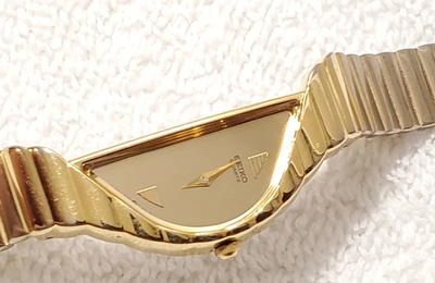 Đồng hồ Seiko 'nửa vầng trăng' được săn đón