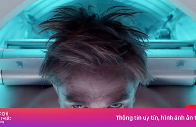 Có gì trong phim 18+ của cha đẻ 'Ký sinh trùng'