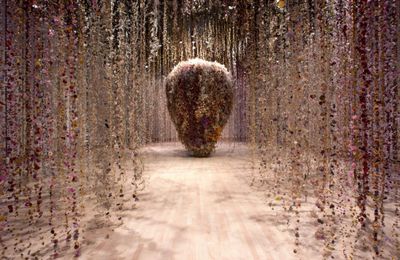 Triển lãm “Flowers – Flora In Contemporary Art & Culture” – Hoa lá muôn vẻ