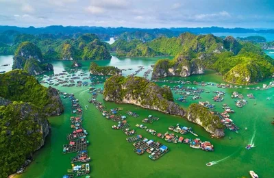 Vì sao du khách đổ về Cát Bà hè này?