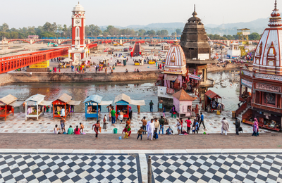 Sắc màu lễ hội Mahakumbh Mela: Điểm đến tâm linh thu hút mọi tín đồ du lịch
