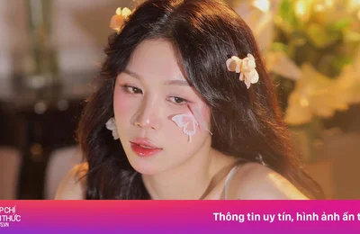 Hot girl đấu kiếm đón sinh nhật gợi cảm