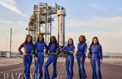 Phi hành đoàn Blue Origin gồm Katy Perry và Amanda Nguyen bay vào vũ trụ
