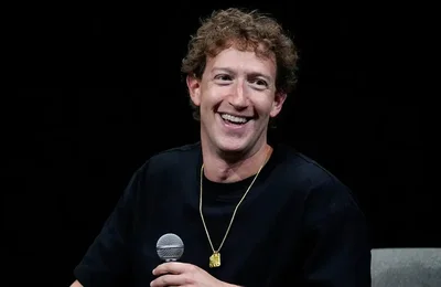 Lần hiếm hoi Mark Zuckerberg đeo đồng hồ 'bình dân'