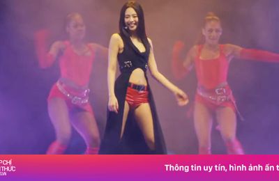 Jennie cuốn hút trên sân khấu Mỹ