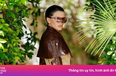 Lisa và Julia Fox 'đụng hàng' quần lộ vòng ba