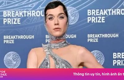 Katy Perry mặc hở bạo