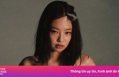 Jennie chụp ảnh bán nude