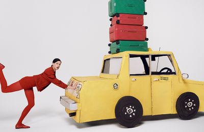 RIMOWA chào hè 2025 với những tông màu sống động