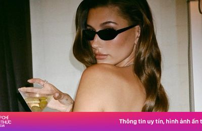 Vợ Justin Bieber đăng ảnh bán khỏa thân